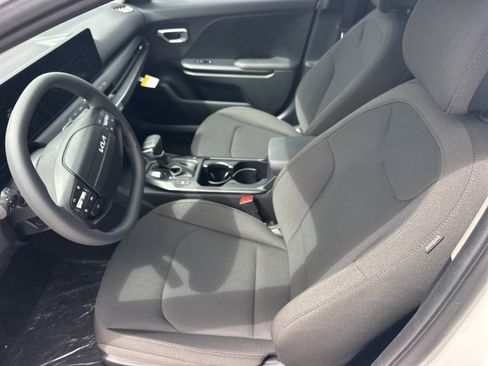 New 2026 Kia K4 LXS FWD image 17
