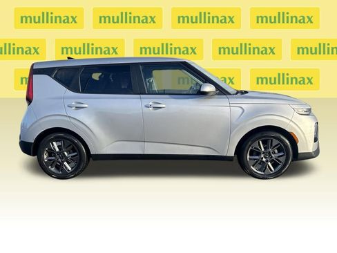 Used 2020 Kia Soul EX FWD image 2