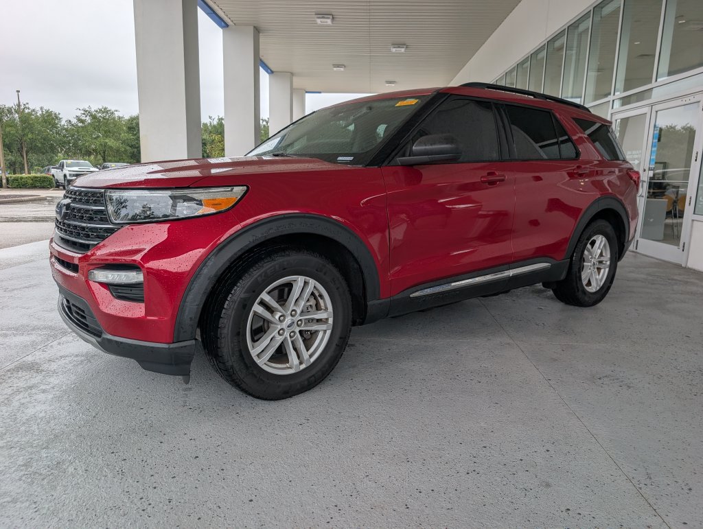 Used 2021 Ford Explorer XLT w/ Equipment Group 202A RWD image 3
