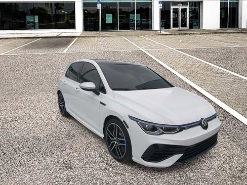 Used 2023 Volkswagen Golf R image 2