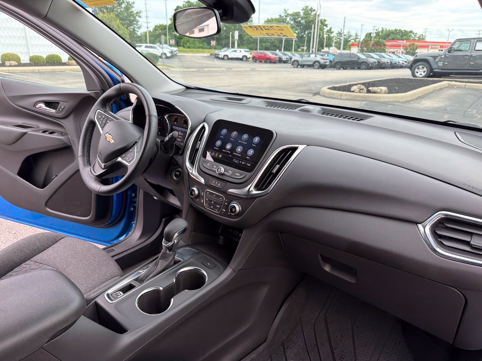 Used 2024 Chevrolet Equinox LT FWD image 29