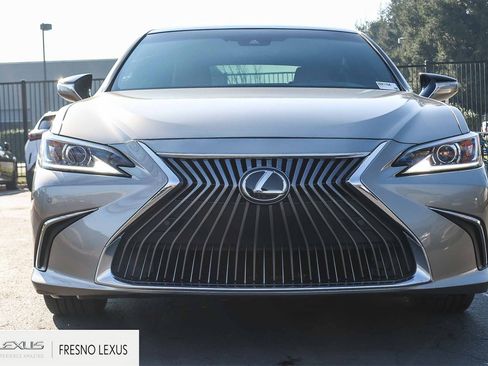 Used 2019 Lexus ES 350 Luxury image 2
