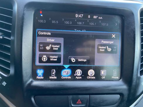 Used 2018 Jeep Cherokee Latitude Plus w/ Cold Weather Group AWD/4WD image 20