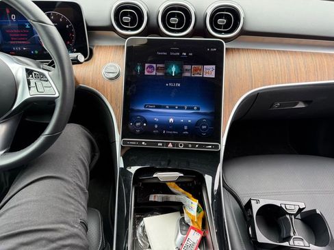 Used 2025 Mercedes-Benz C 300 4MATIC Sedan image 9