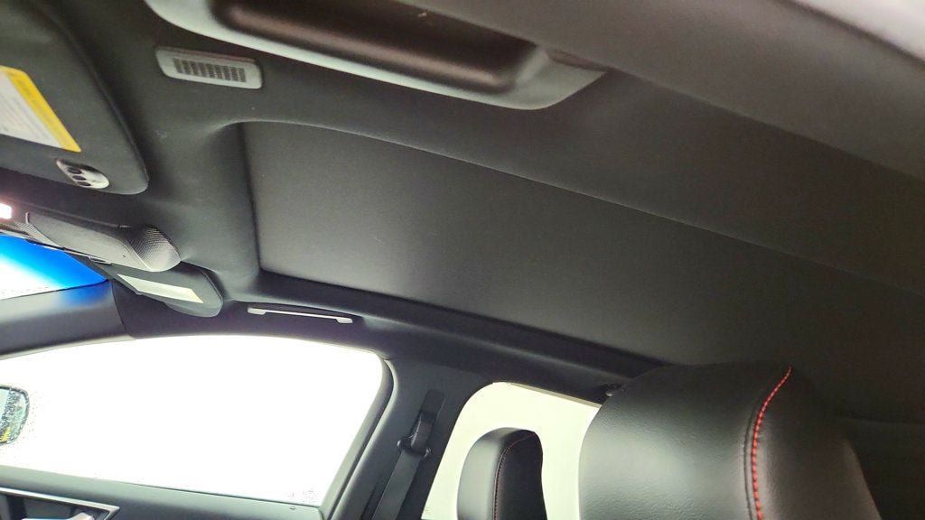 Used 2020 Ford Edge ST-Line w/ Cold Weather Package AWD/4WD image 10