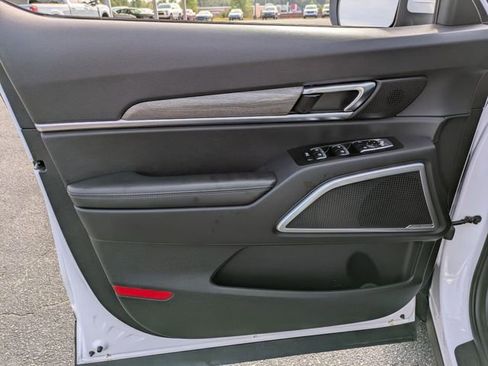 Used 2022 Kia Telluride EX w/ EX Premium Package image 12