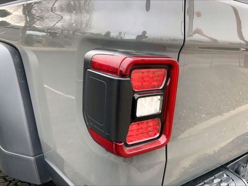 Used 2021 Jeep Gladiator Rubicon image 25