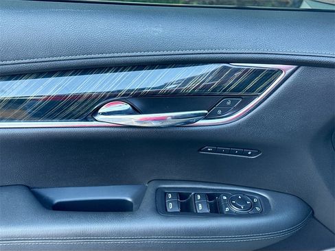 Used 2021 Cadillac XT6 Premium Luxury image 19