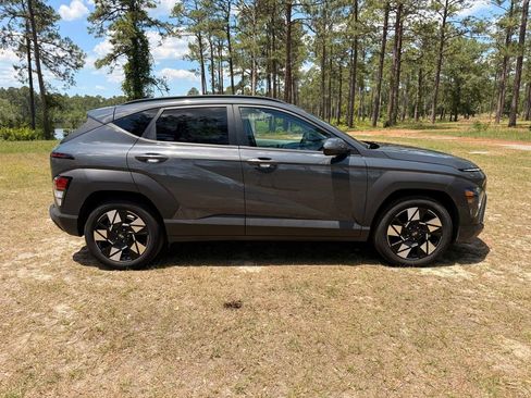 Used 2024 Hyundai Kona SEL FWD image 6