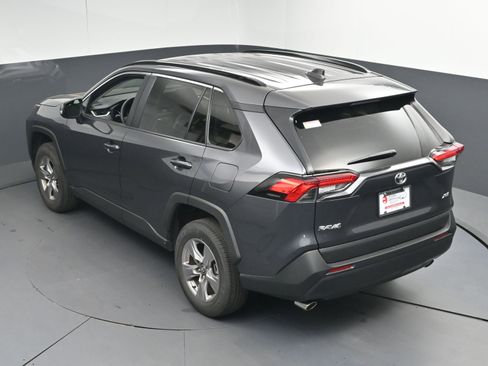 Used 2022 Toyota RAV4 XLE FWD image 44