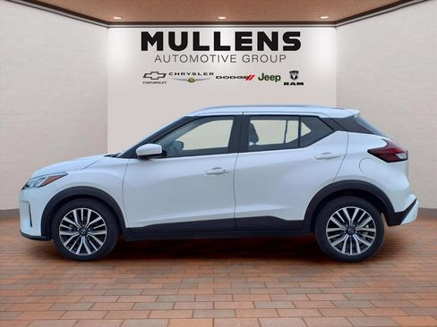 Used 2023 Nissan Kicks SV FWD image 8