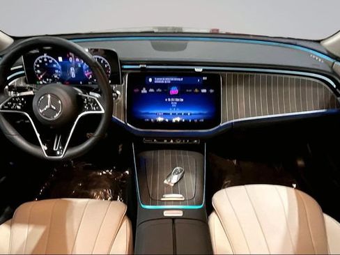Used 2026 Mercedes-Benz E 350 4MATIC Sedan image 17