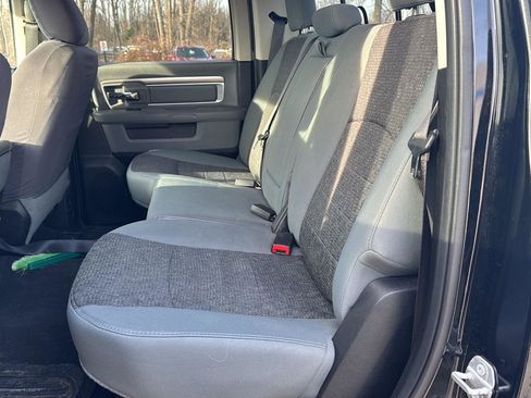 Used 2019 RAM 1500 Classic SLT w/ Luxury Group image 12