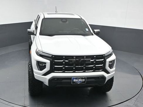 Used 2023 GMC Canyon AT4 w/ Technology Package image 10