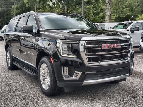 Used 2023 GMC Yukon XL SLT w/ SLT Luxury Package RWD image 2