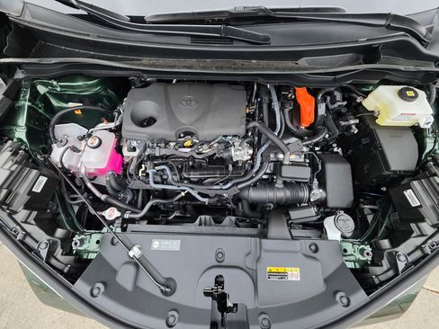 Used 2025 Toyota Sienna Platinum image 25