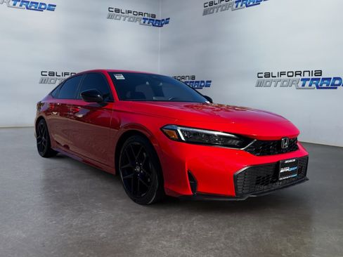 Used 2025 Honda Civic Sport image 3