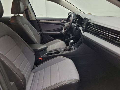 Used 2025 Volkswagen Jetta SE FWD image 21