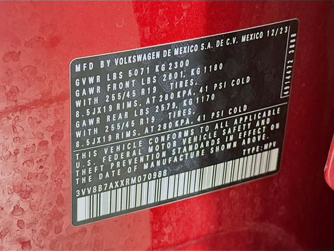 Used 2024 Volkswagen Tiguan SE R-Line image 23