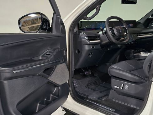 New 2025 Lincoln Navigator L Reserve w/ Jet Appearance Package image 14