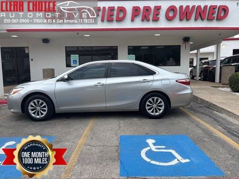 Used 2017 Toyota Camry LE image 1
