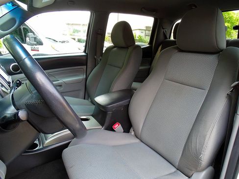 Used 2015 Toyota Tacoma 4x4 Double Cab w/ TRD Off-Road Package image 22