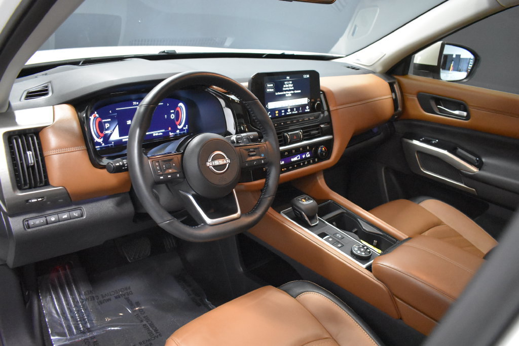 Certified 2024 Nissan Pathfinder Platinum AWD/4WD image 4