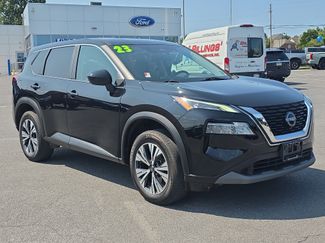 Used 2023 Nissan Rogue SV image 1
