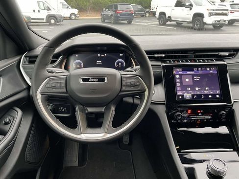 New 2025 Jeep Grand Cherokee L Laredo w/ Luxury Tech Group I image 11