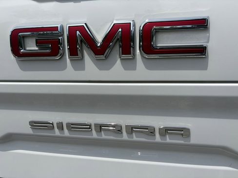 Used 2021 GMC Sierra 1500 SLT w/ SLT Premium Plus Package AWD/4WD image 9