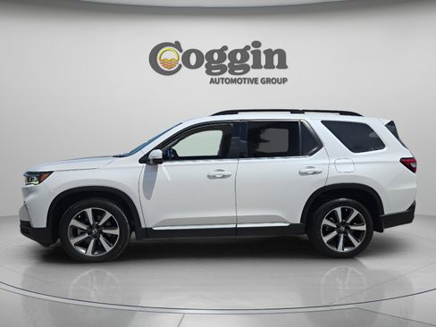 Used 2023 Honda Pilot Elite image 2
