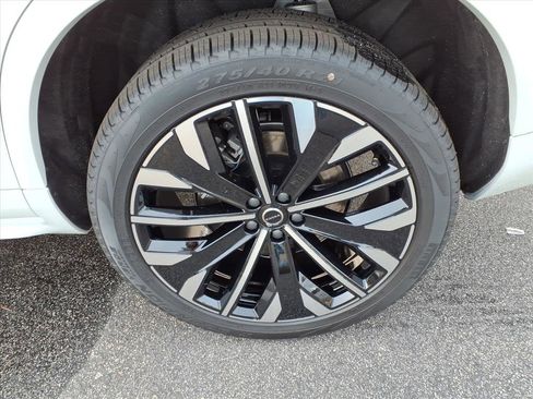 New 2026 Volvo XC90 B6 Ultra w/ Protection Package AWD/4WD image 7