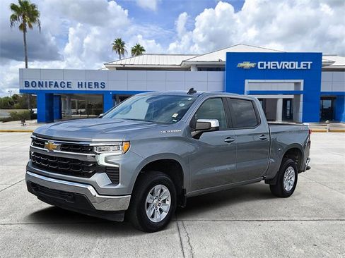 Used 2025 Chevrolet Silverado 1500 LT image 2