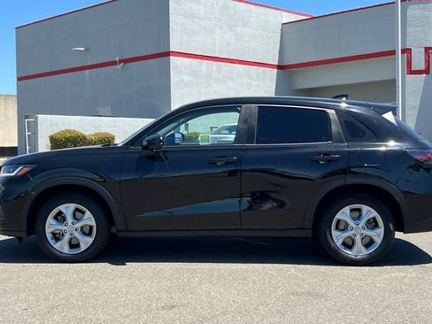 Used 2025 Honda HR-V LX image 9