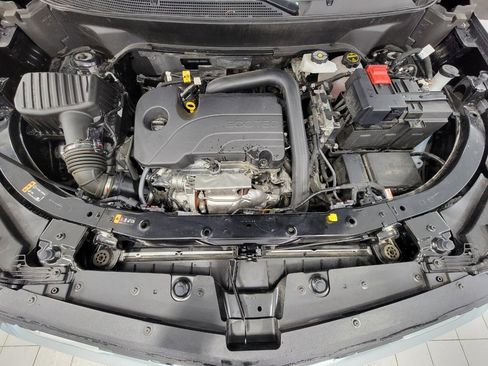 Used 2025 Chevrolet Equinox LT w/ Safety and Technology Package image 8