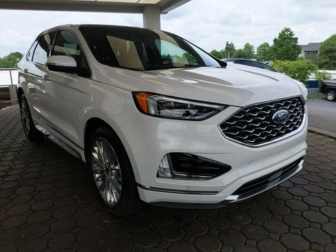 Used 2020 Ford Edge Titanium w/ Equipment Group 301A AWD/4WD image 4
