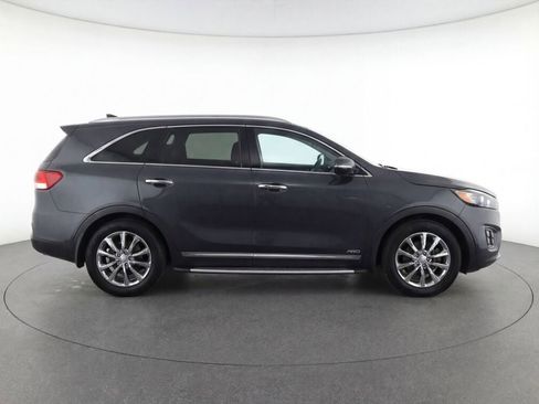 Used 2017 Kia Sorento SX image 8
