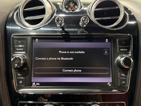 Used 2018 Bentley Bentayga AWD/4WD image 84