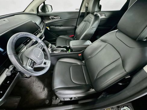 Used 2025 Kia Sportage EX FWD image 13