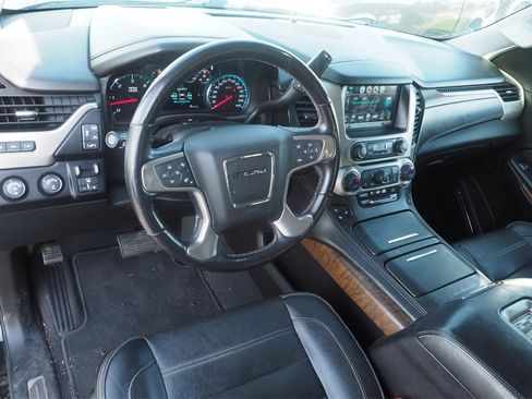 Used 2020 GMC Yukon XL Denali image 11