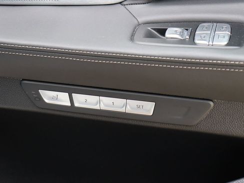 Used 2018 BMW 750i image 50