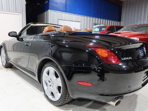 Used 2005 Lexus SC 430 Convertible w/ Preferred Accessory Pkg RWD image 3