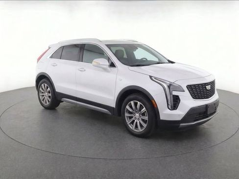 Used 2023 Cadillac XT4 Premium Luxury w/ Technology Package FWD image 6