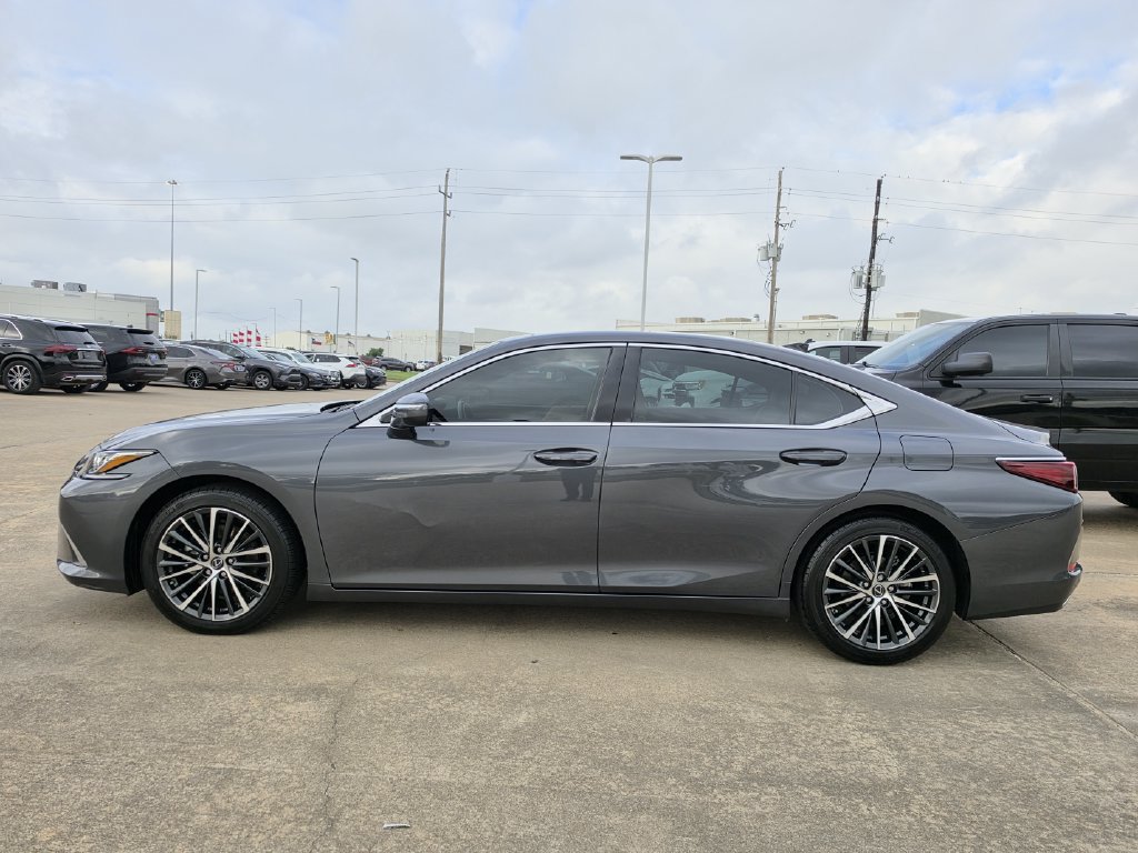 Used 2025 Lexus ES 350 w/ Premium Package FWD image 6