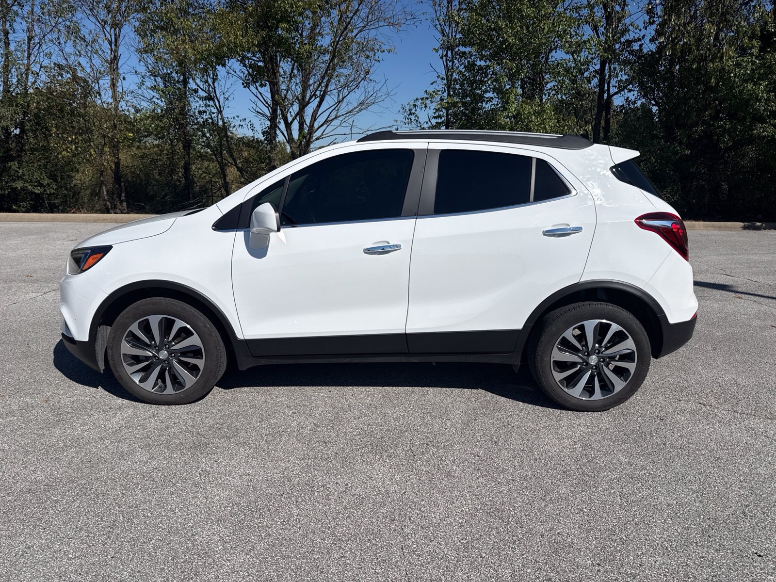 Used 2022 Buick Encore Preferred w/ Safety Package FWD image 5