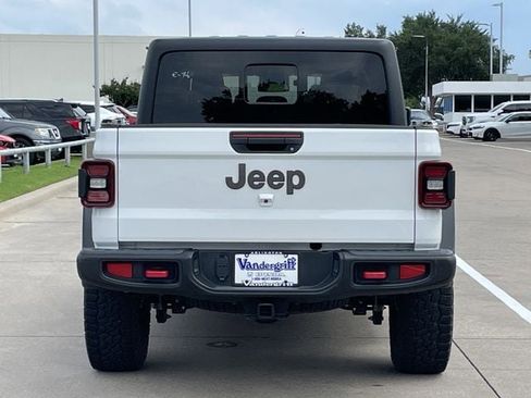 Used 2024 Jeep Gladiator Rubicon AWD/4WD image 5