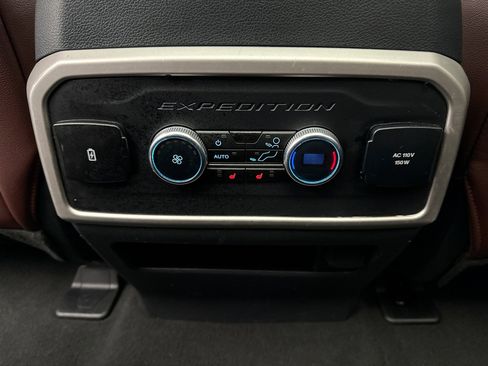 Used 2024 Ford Expedition Max Limited image 22