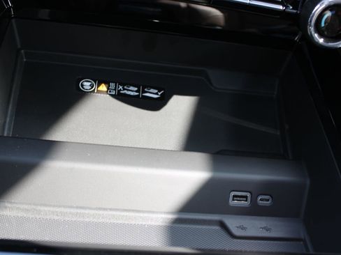 New 2026 Chevrolet Suburban High Country image 50