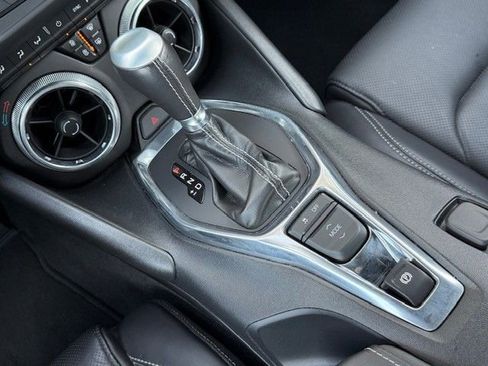 Certified 2020 Chevrolet Camaro LT image 21