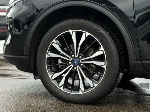 Used 2022 Ford Escape SE w/ SE Sport Appearance Package image 45